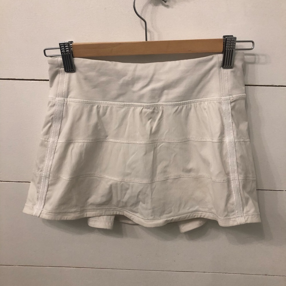 lulu skirt ! 🤍